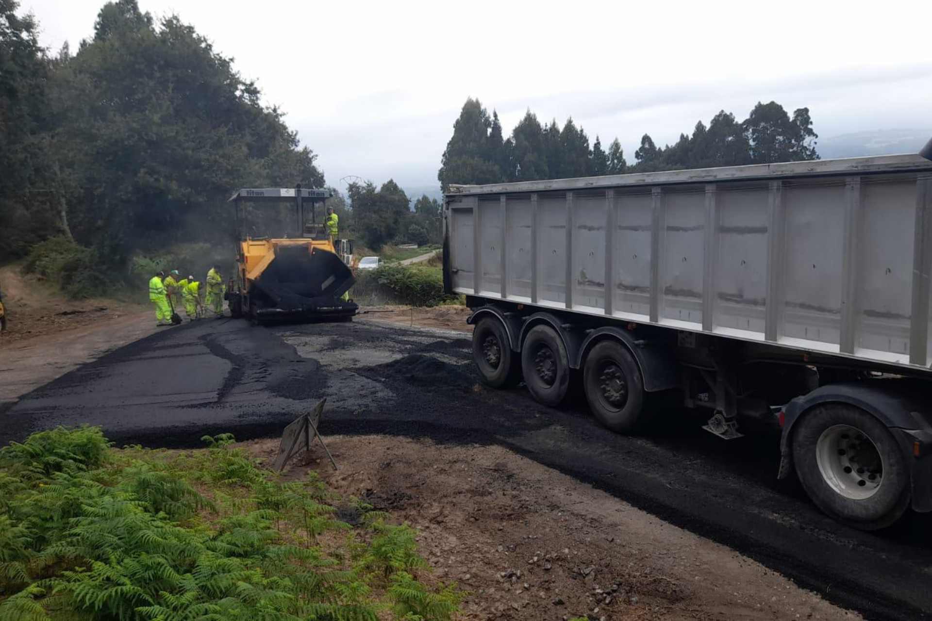 Xa están en marcha as obras de mellora integral da pista de Rabo de Gato, en Moalde,