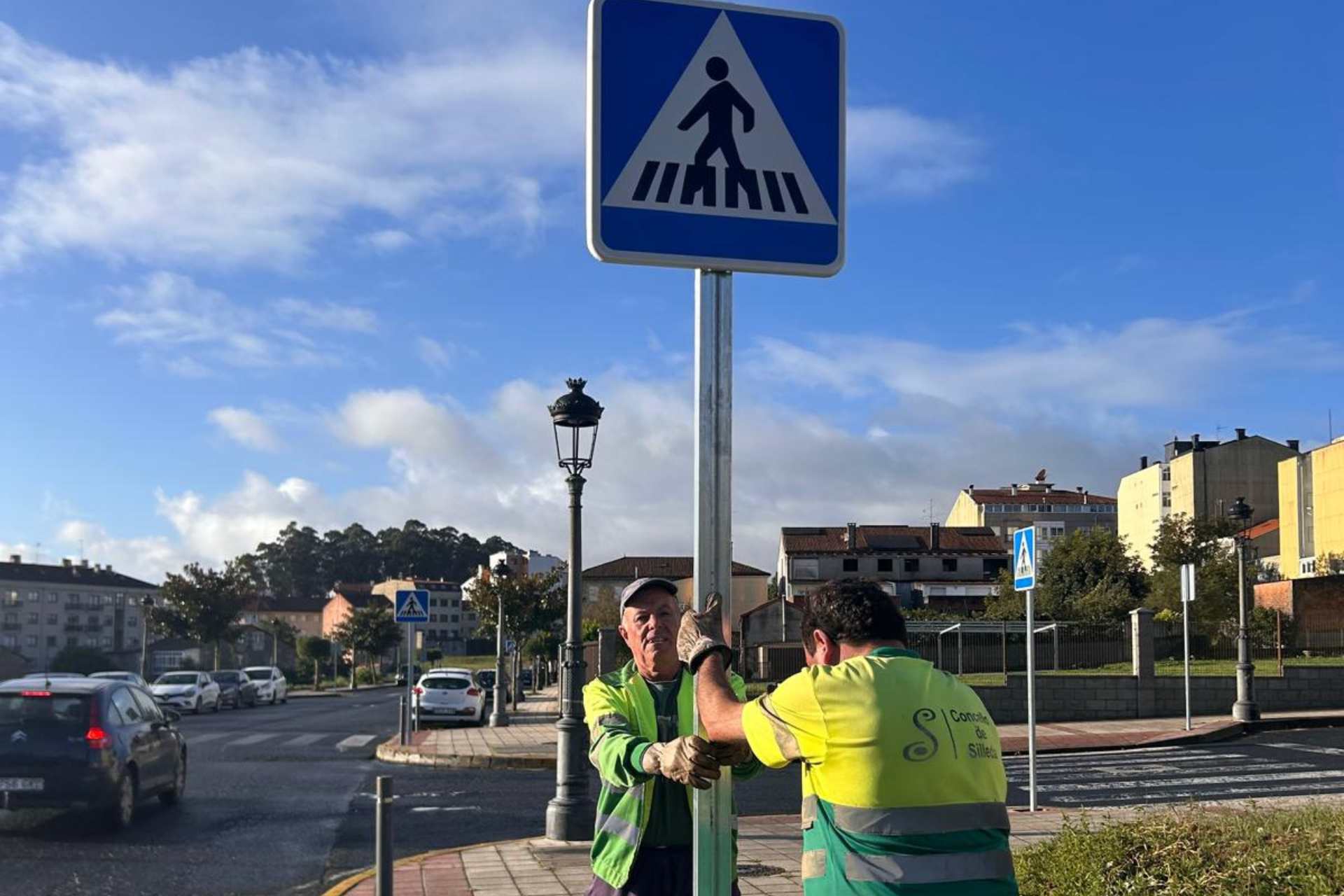 O Concello pon en marcha un programa de mellora da sinalización vertical nos cascos urbanos de Silleda e Bandeira