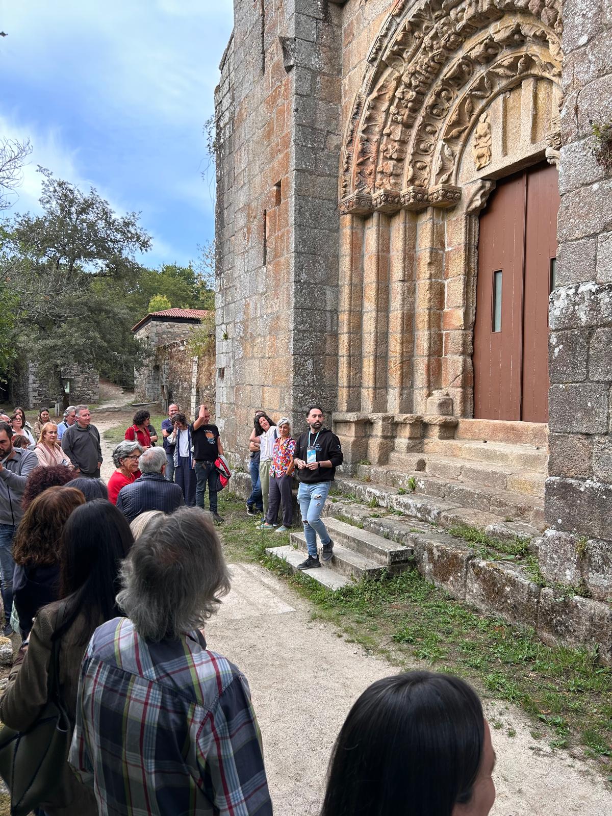 O Mosteiro de Carboeiro recibiu un total de 2.872 visitas no mes de agosto