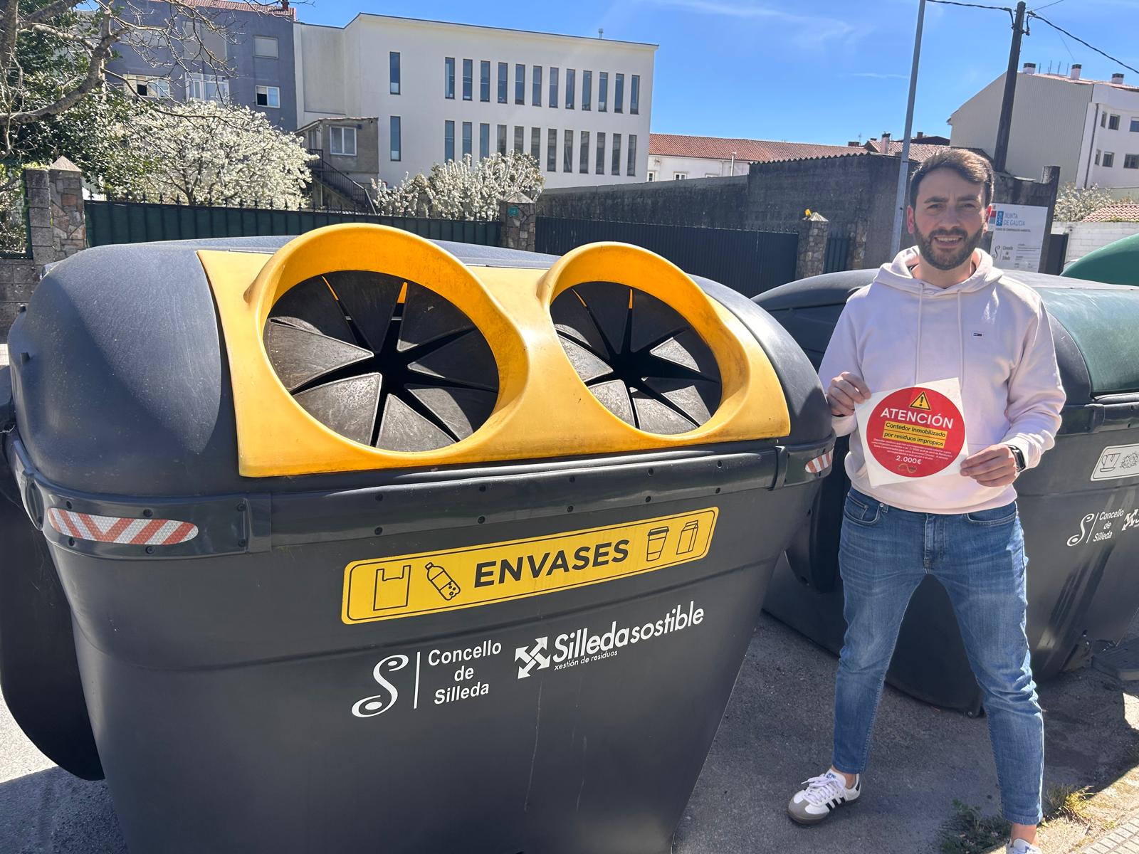 O Concello de Silleda reforza a campaña para mellorar o uso do colector amarelo e evitar residuos impropios