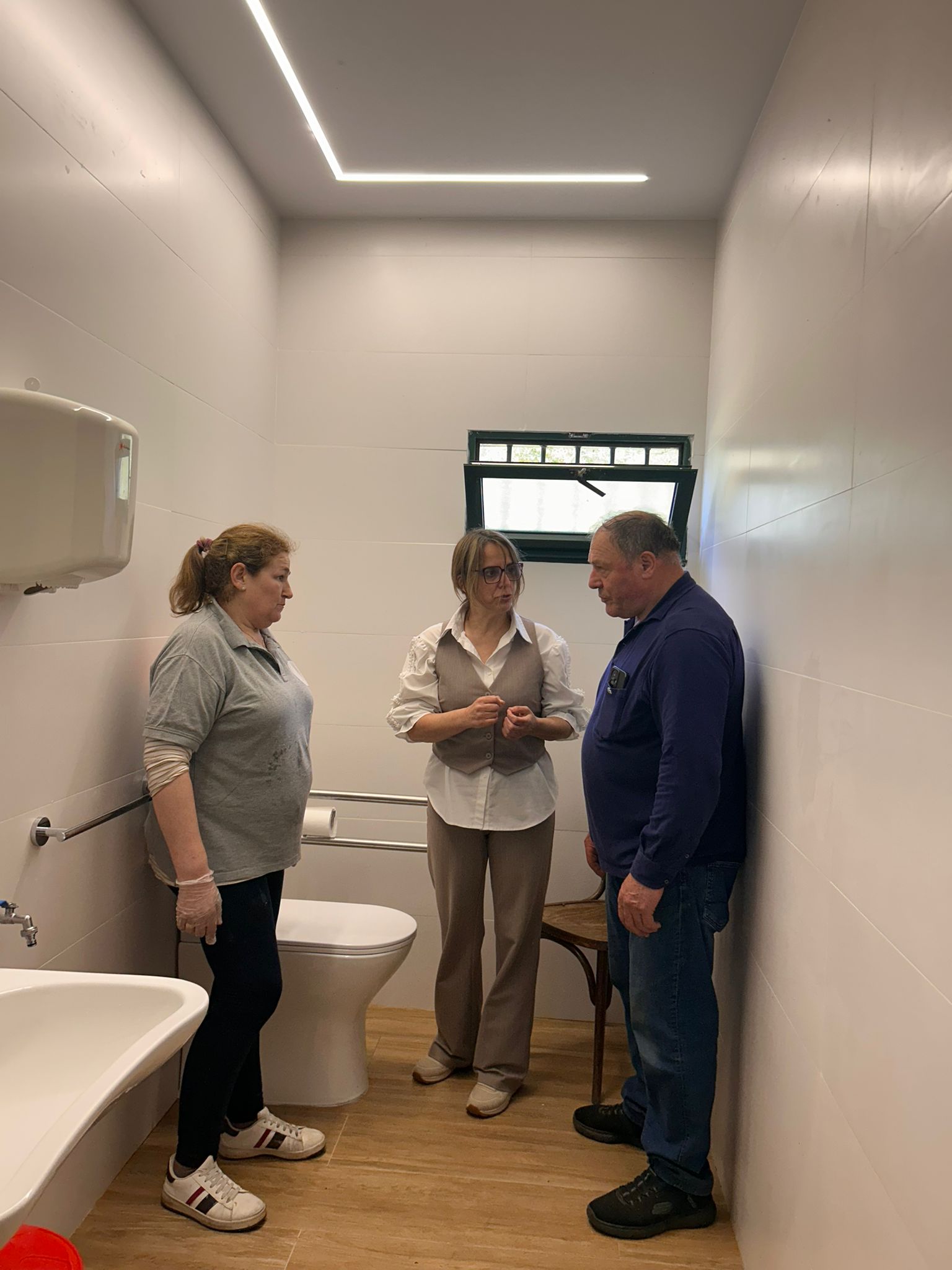 O Concello de Silleda remata as obras de mellora do centro social de Abades e iniciará novos traballos en outros catro locais do rural