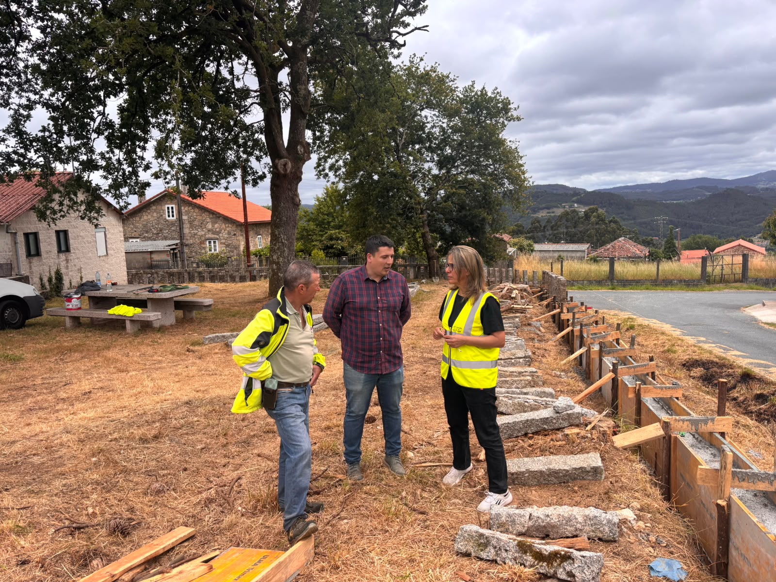 O Concello inicia as obras de mellora nos centros sociais de Lamela, Piñeiro, Curro e Moalde