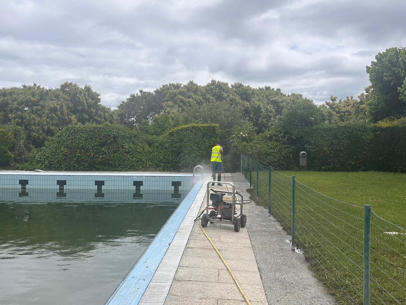 O Concello prepara as piscinas municipais para a apertura da tempada de verán o 1 de xullo