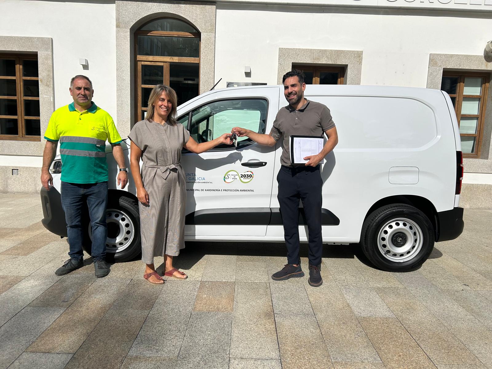 Silleda incorpora á frota municipal a nova furgoneta eléctrica destinada aos servizos ambientais