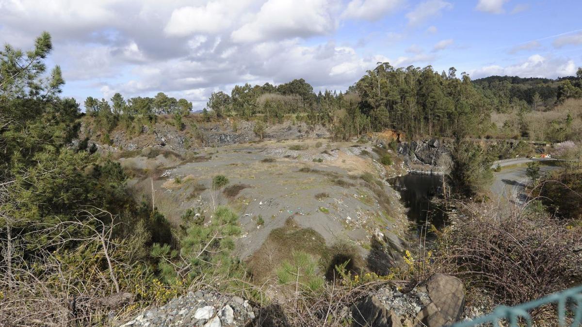 SILLEDA RECLAMA Á XUNTA QUE DETERMINE AS MEDIDAS AMBIENTAIS INMEDIATAS NO VERTEDOIRO DE CAMPOMARZO TRAS A RENUNCIA DE BANDER